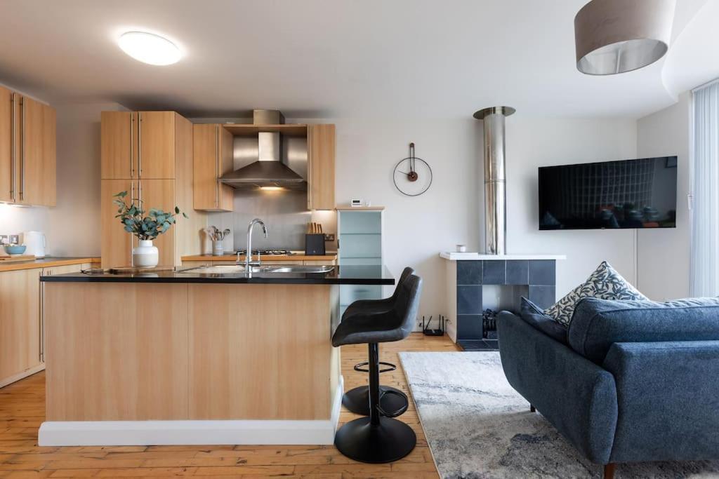 Modern Penthouse Apartment 2 Bed, 2 Bath Sleeps 6 City Centre Belfast Exterior photo